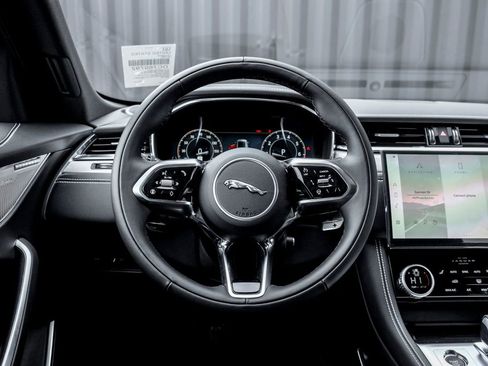 New 2026 Jaguar F-PACE R-Dynamic S image 16