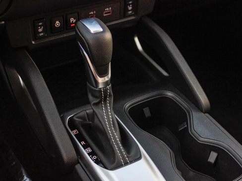 Used 2024 Nissan Frontier SV w/ SV Convenience Package image 20