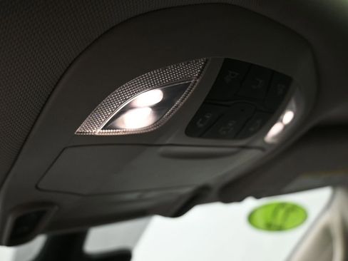 Used 2023 Chrysler Pacifica Limited image 37