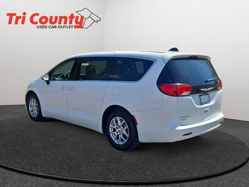 Used 2023 Chrysler Voyager LX FWD image 6