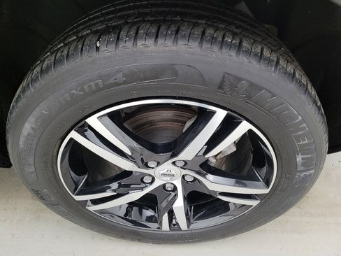 Used 2024 Volvo XC40 B5 Core image 31