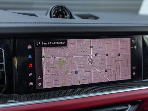 Certified 2025 Porsche Cayenne E-Hybrid image 22