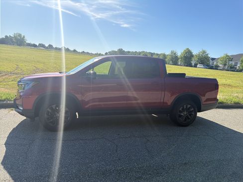Used 2025 Honda Ridgeline Sport image 7