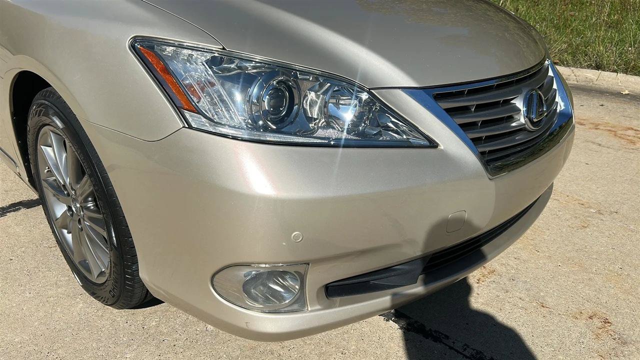 Used 2010 Lexus ES 350 FWD image 2
