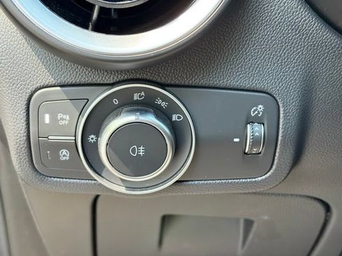 Used 2023 Alfa Romeo Stelvio Veloce AWD/4WD image 34