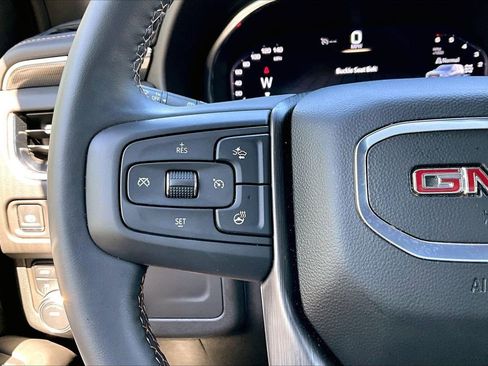 Used 2024 GMC Yukon AT4 w/ AT4 Premium Package AWD/4WD image 30