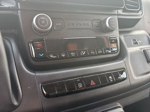 Used 2025 RAM ProMaster 2500 w/ Premium Convenience Group FWD image 17