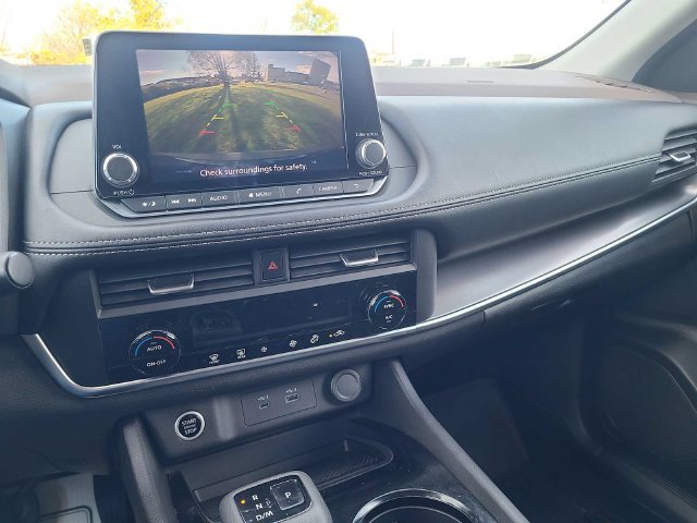 Used 2023 Nissan Rogue SV AWD/4WD image 31