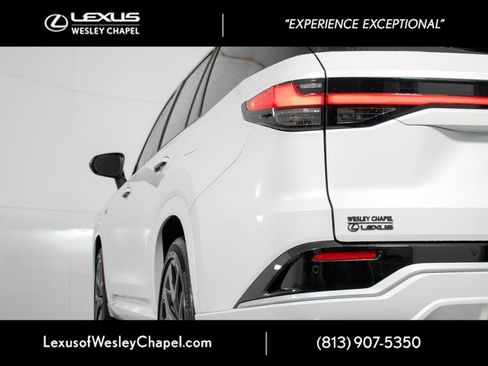 New 2026 Lexus TX 500h AWD image 4