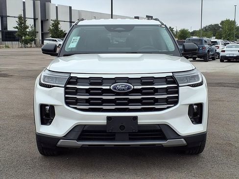 New 2026 Ford Explorer Active w/ Active Comfort Package image 2