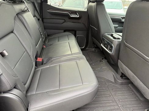 Used 2022 GMC Sierra 1500 SLT w/ SLT Convenience Package image 18