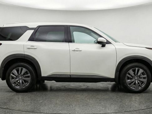 Used 2025 Nissan Pathfinder SV AWD/4WD image 11