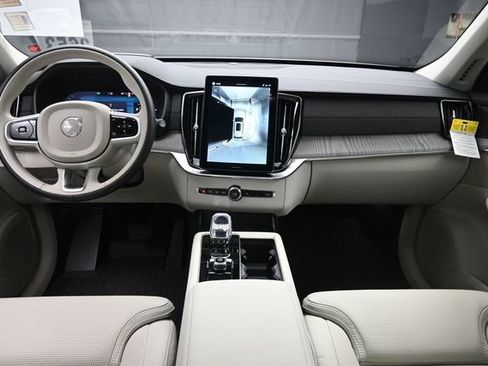 Used 2026 Volvo XC90 T8 Ultra w/ Protection Package Premier AWD/4WD image 9