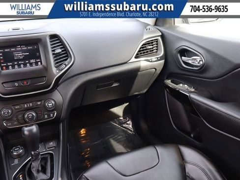 Used 2020 Jeep Cherokee Latitude Plus image 15