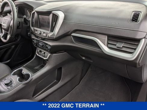 Certified 2022 GMC Terrain SLE w/ Driver Convenience Package image 39