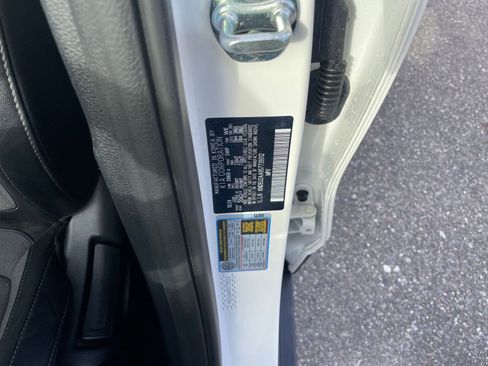 Used 2025 Kia Seltos S image 29