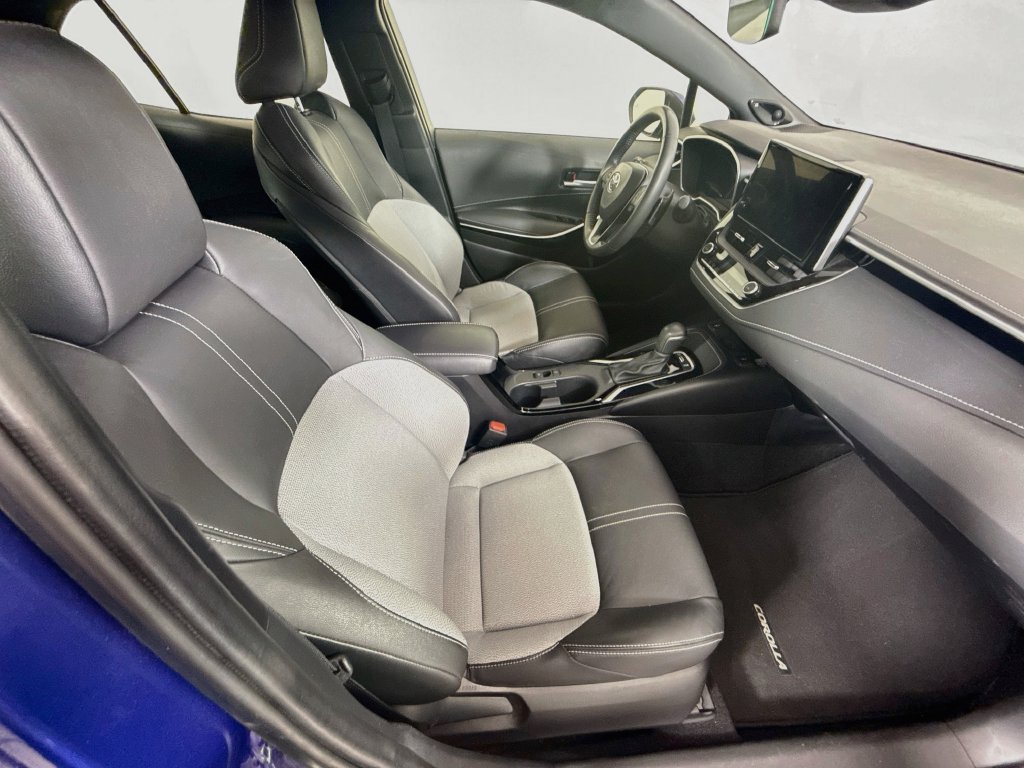Used 2025 Toyota Corolla XSE FWD image 28
