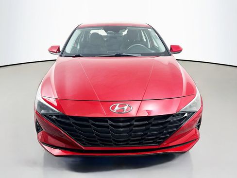 Used 2022 Hyundai Elantra SEL FWD image 2