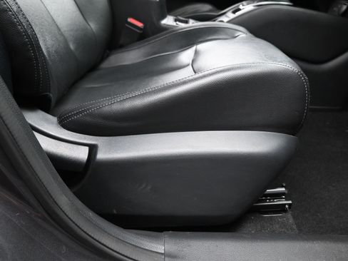 Used 2018 Nissan Rogue SL image 16