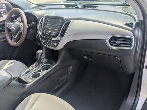 Used 2018 Chevrolet Equinox LS FWD image 16
