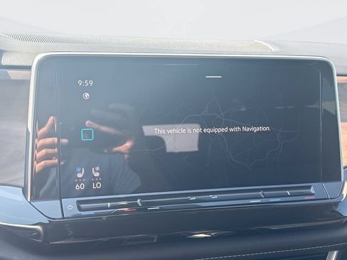 Used 2025 Volkswagen Atlas SE FWD image 18
