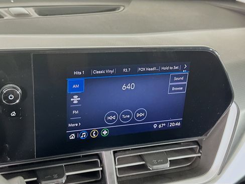 Used 2025 Chevrolet Trax LS image 19