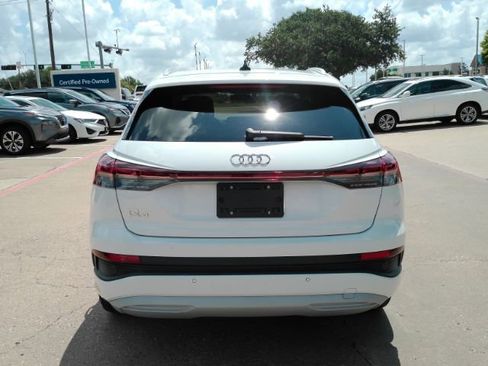Used 2023 Audi Q4 e-tron Premium Plus w/ Premium Plus RWD image 9