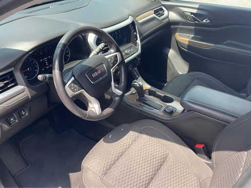 Used 2018 GMC Acadia SLE image 11