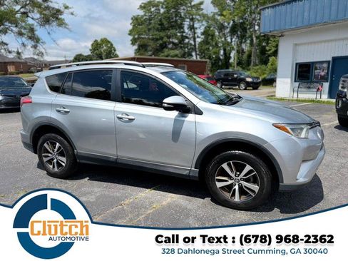 Used 2018 Toyota RAV4 XLE FWD image 4
