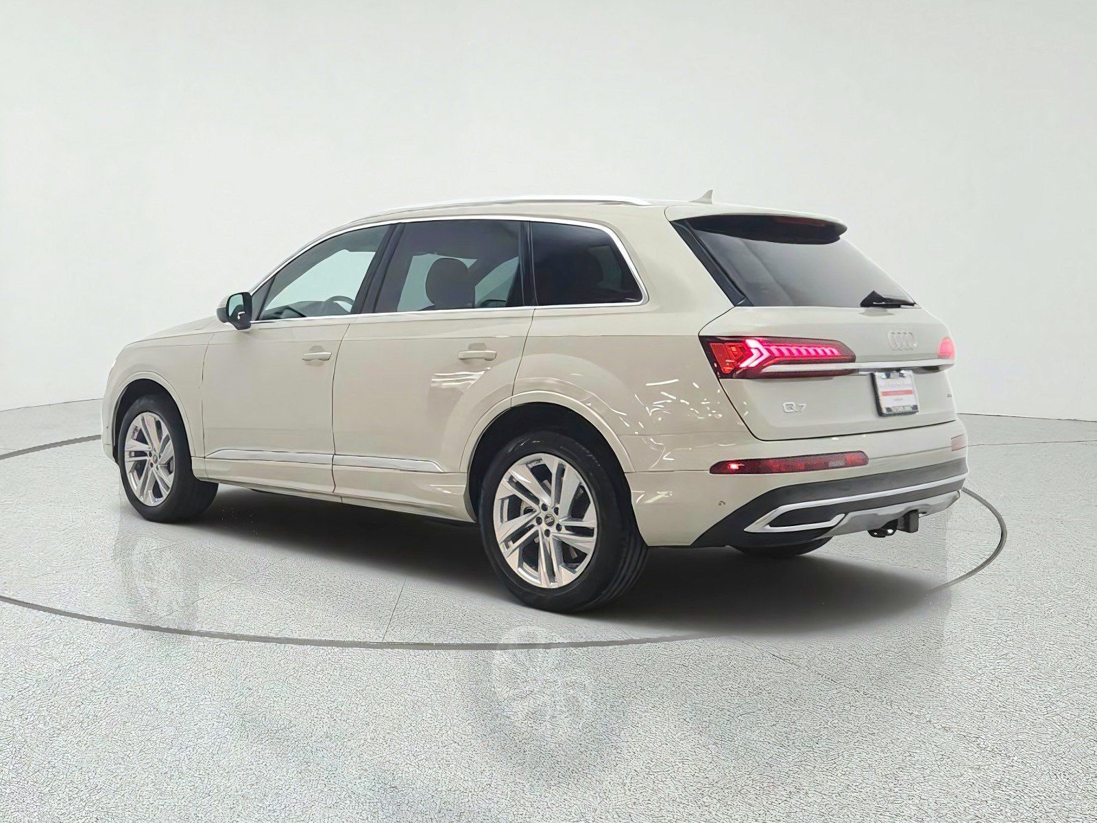 Used 2023 Audi Q7 2.0T Premium w/ Convenience Package AWD/4WD image 7