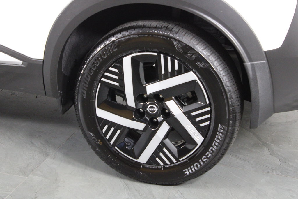 Certified 2026 Nissan Kicks SV FWD image 15