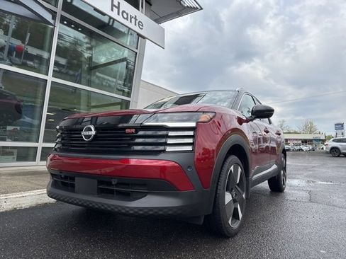 Used 2025 Nissan Kicks SR AWD/4WD image 5