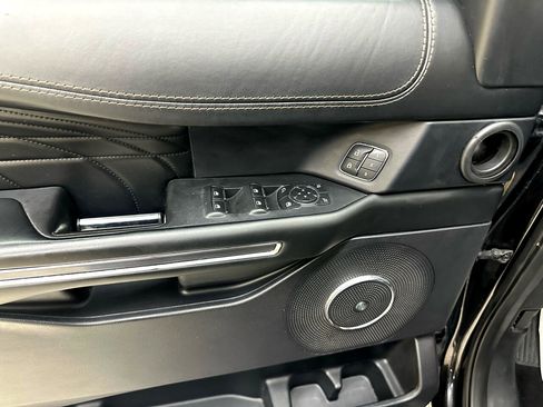 Used 2020 Ford Expedition Platinum image 19