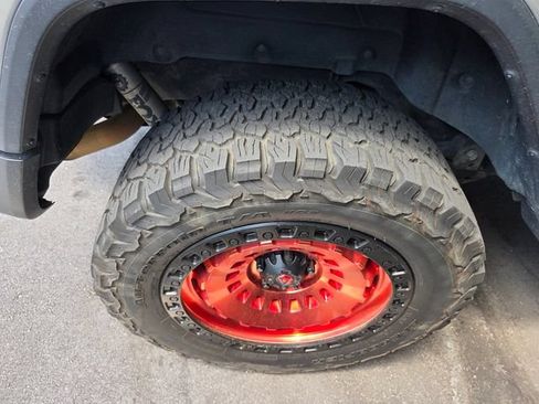 Used 2019 Jeep Wrangler Unlimited Sahara AWD/4WD image 10