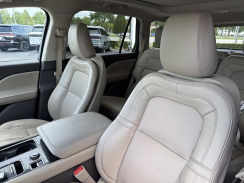 Used 2023 Lincoln Aviator Reserve w/ Elements Package Plus RWD image 11