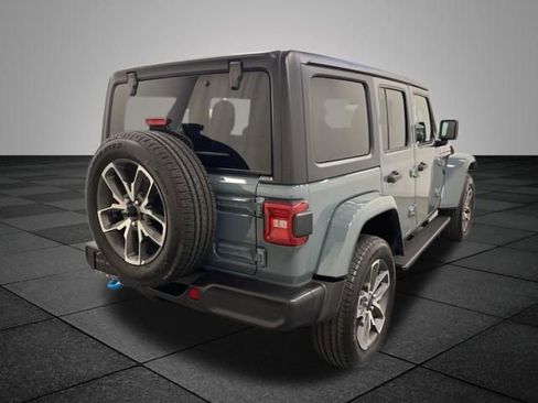 Used 2024 Jeep Wrangler Unlimited w/ Convenience Group AWD/4WD image 7