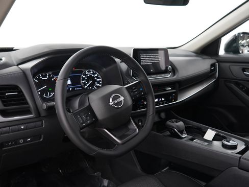 Used 2026 Nissan Rogue SV w/ Cold Weather Package AWD/4WD image 26
