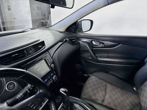 Used 2022 Nissan Rogue Sport SV AWD/4WD image 6