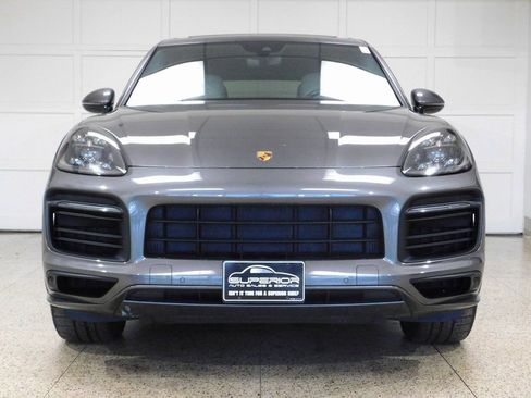 Used 2021 Porsche Cayenne GTS image 3
