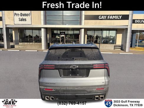 Used 2024 Chevrolet Traverse LT w/ Midnight/Sport Edition FWD image 8