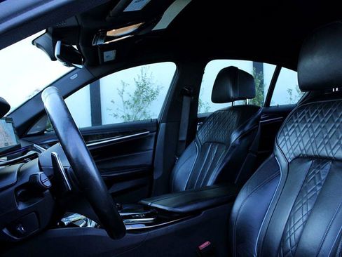 Used 2018 BMW M550i xDrive M550i xDrive image 13