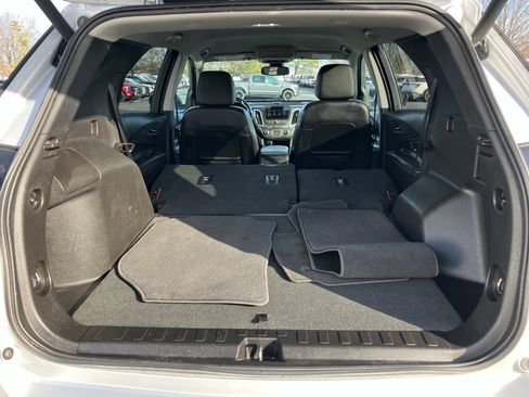 Used 2018 Chevrolet Equinox Premier image 32