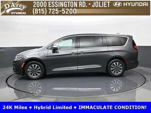 Used 2022 Chrysler Pacifica Limited image 8
