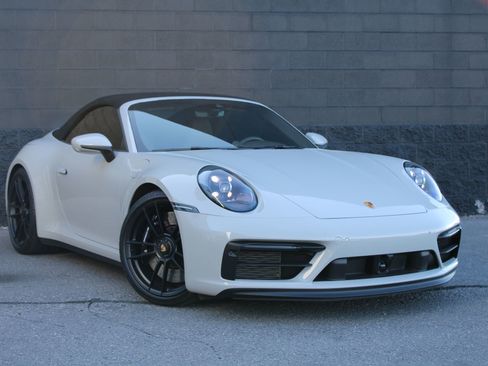 Certified 2022 Porsche 911 Carrera GTS image 8