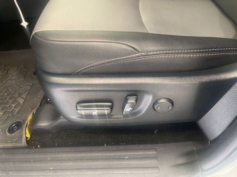 Used 2022 Toyota 4Runner SR5 Premium w/ Moonroof Package image 12