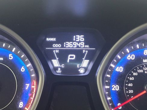 Used 2012 Hyundai Elantra Limited image 20