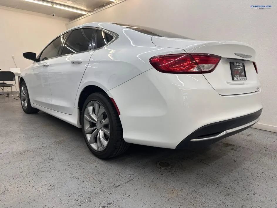Used 2015 Chrysler 200 Limited FWD image 6