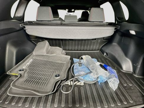 Used 2024 Toyota RAV4 SE w/ Weather & Moonroof Package AWD/4WD image 28