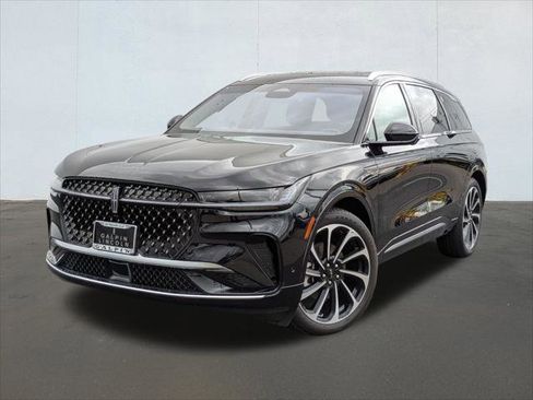 Used 2024 Lincoln Nautilus Black Label image 1