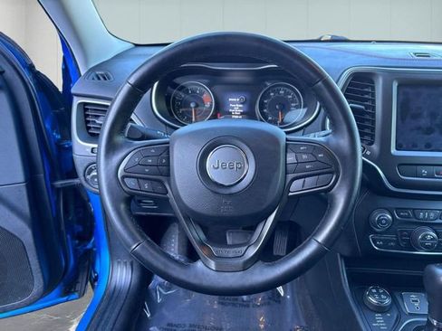 Used 2019 Jeep Cherokee Trailhawk w/ Cold Weather Group AWD/4WD image 18